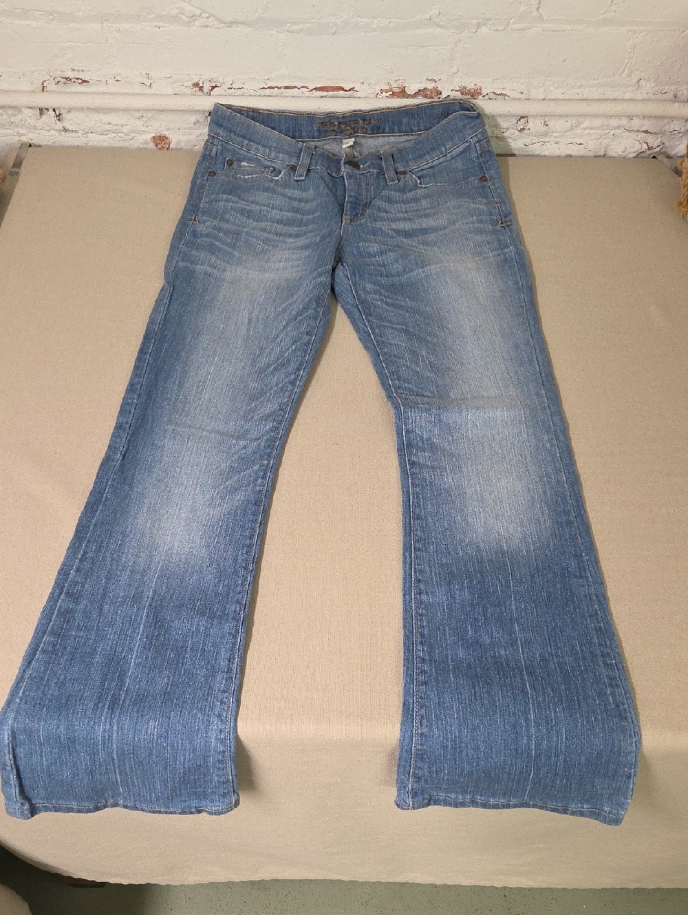 Abercrombie & Fitch Medium Blue Flare Jeans Sz 4 Emma Style Y2K